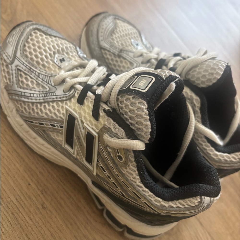 New Balance Kids Sneakers - White and Black